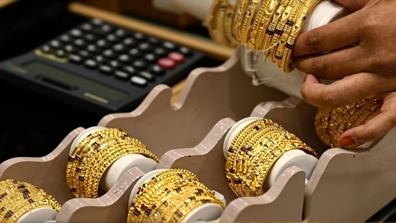 Gold & Silver Prices Plunge on Dhanteras 2025 Across Uttar Pradesh